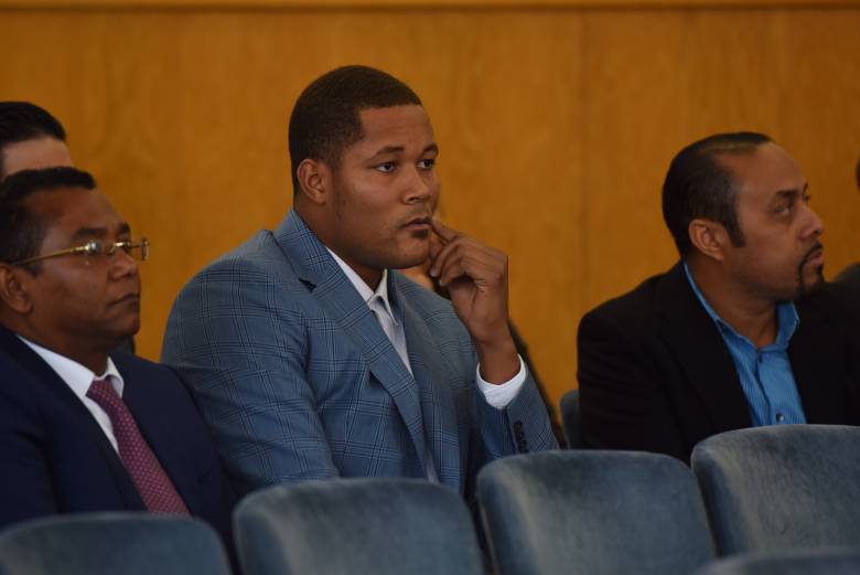 El lanzador dominicano Jeurys Familia se present en corte en compañía de su abogado y un intérprete.