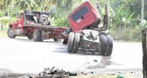 Patana que conducía Ronal Parred Liriano en el accidente en la autopista Nagua-Sánchez (Archivo)