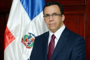Navarro libra dura batalla para sanear desorden que encontró en Cancillería