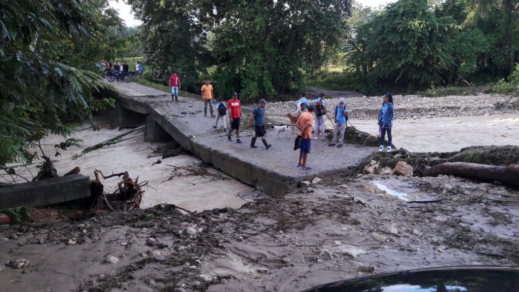 Carretera a Gaspar Hernández sufre hundimientos