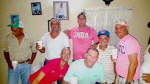 Equipo Los Compadres de Luis Hernández inicia Ruta Navideña