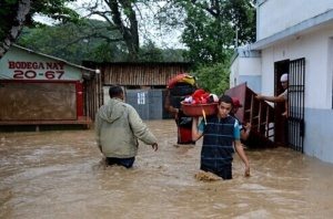 Inundaciones bajo Yuna obligan suspensión preventiva electricidad