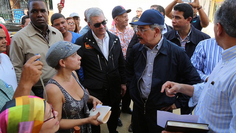 Danilo recorre zonas afectadas por lluvias en María Trinidad Sánchez y provincia Duarte