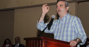 Abinader pondera necesidad de aprobar este año leyes de partidos y electoral