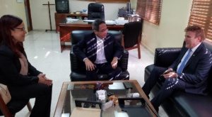Director DGTT, Luis Estrella, recibe en su despacho al embajador de EE.UU, James Brewster
