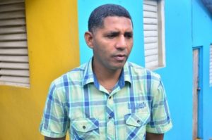 Sargento cancelado por firmar libro verde vive en hacinamiento