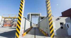 Donan a Aduanas equipo de rayos X para monitorear y vigilar tráfico de mercancías