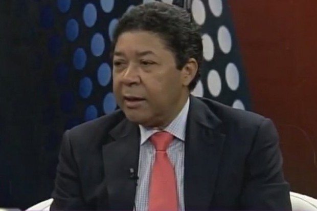 Ex gobernador Eladio Martínez se desvincula de disparos a vehículo de diputada Josefa Castillo