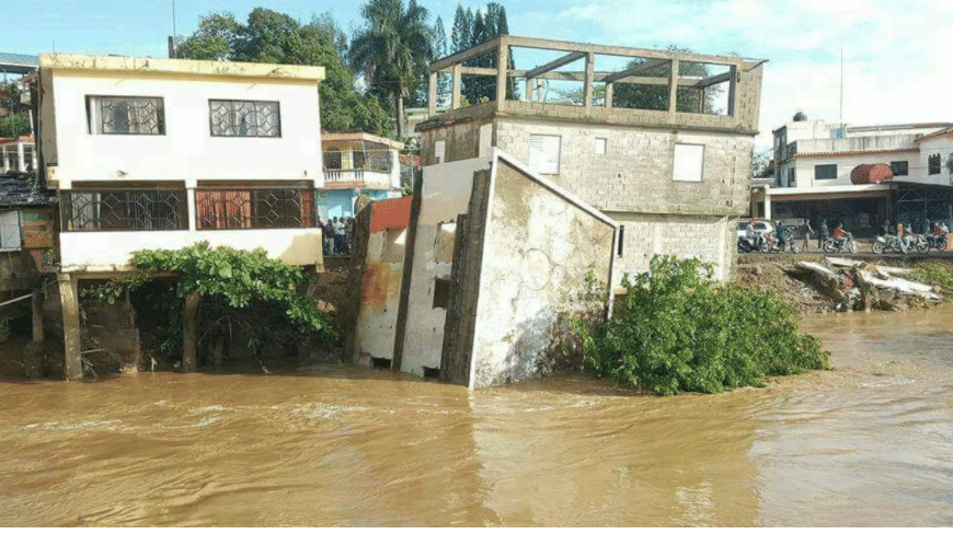 Aguaceros aíslan a 16 comunidades
