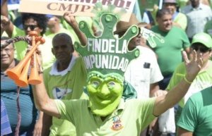 Participantes de Marcha Verde exigen informe con aportes de Odebrecht a campaña de Danilo