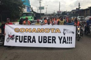 Motoconchistas dan 48 horas para sacar a moto Uber de Santiago; realizan marcha