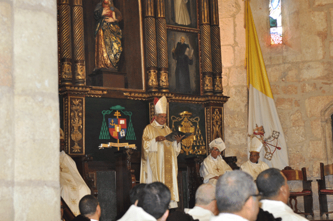 Posesionan a monseñor Ozoria como Obispo de la Diócesis Castrense
