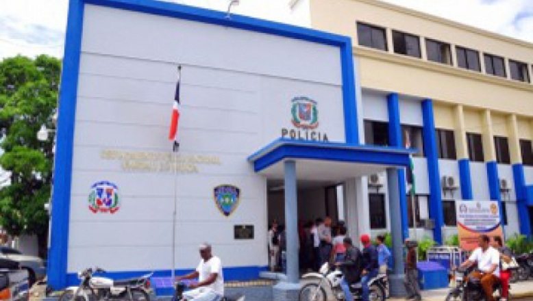 Policía mata a tiros un hombre y apresa otro durante alegado enfrentamiento en Moca