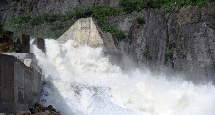 Autorizan desagüe de la presa de Tavera