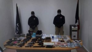 Dictan medidas de coerción para falsos militares comercializaban armas ilegales