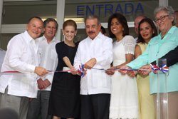 Danilo Medina encabeza inauguración de Centro Pediátrico Oscar de la Renta