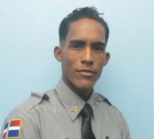 Sargento de la Policía gana Premio Nacional de Poesía