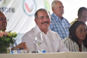 Danilo Medina eleva a 35 mil pesos el salario mínimo de los técnicos agropecuarios