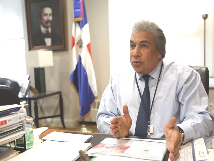 Cónsul dominicano NY descubre y hacer detener abusos contra presos criollos
