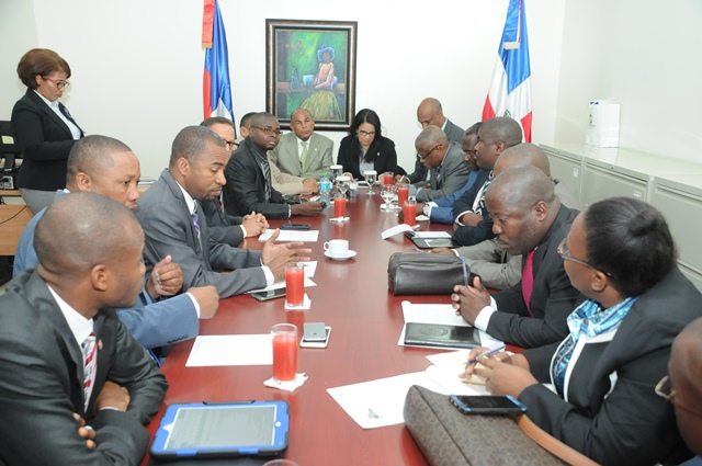 Diputados dominicanos y haitianos se unen para combatir hambre dos países