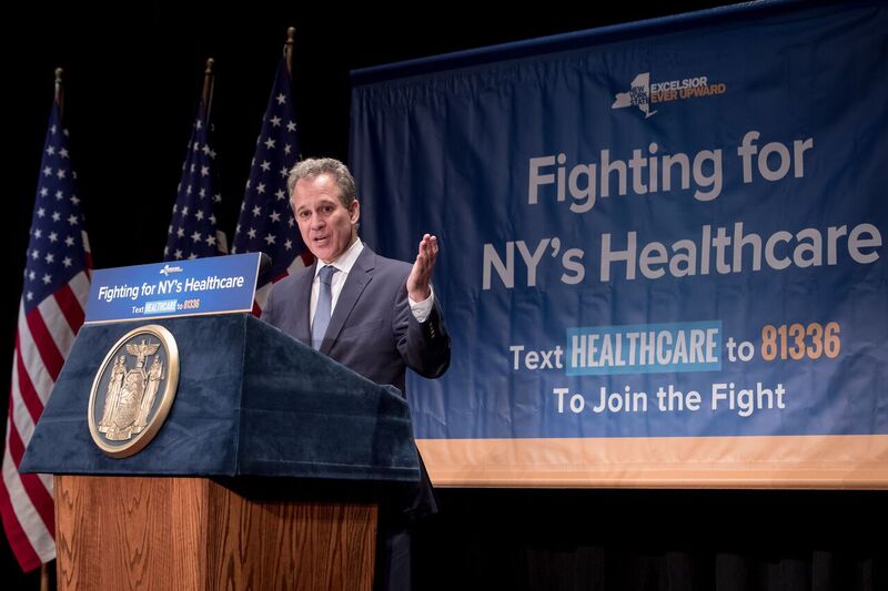 Fiscal General Schneiderman y el gobernador Cuomo anuncian NY demandará si proyecto sobre salud se convierte en ley