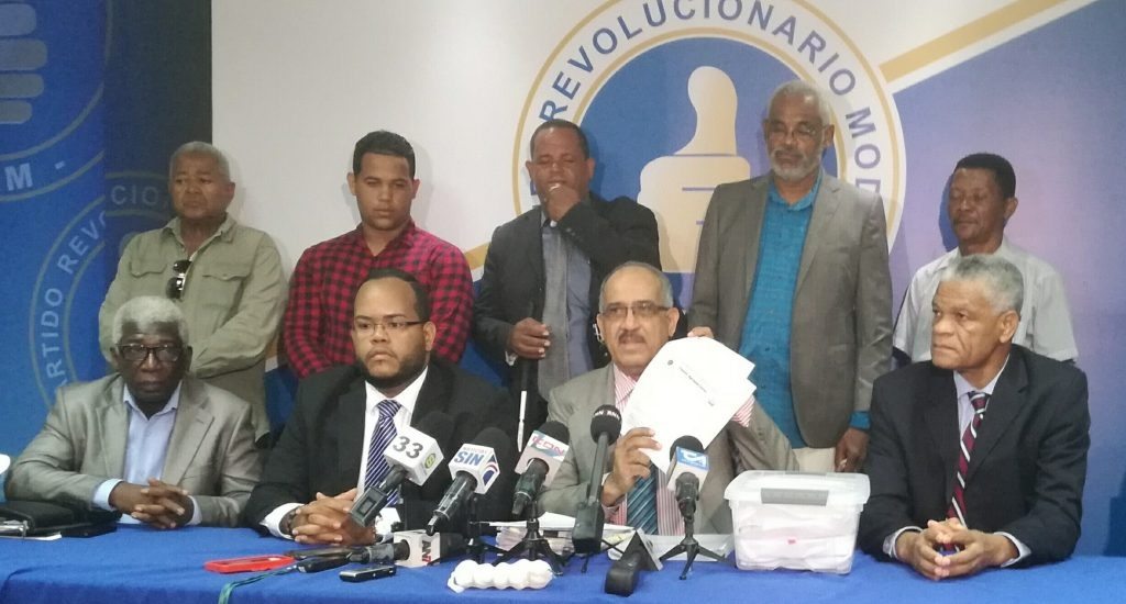 Faña presenta supuestas pruebas en contra del ministro José Ramón Peralta