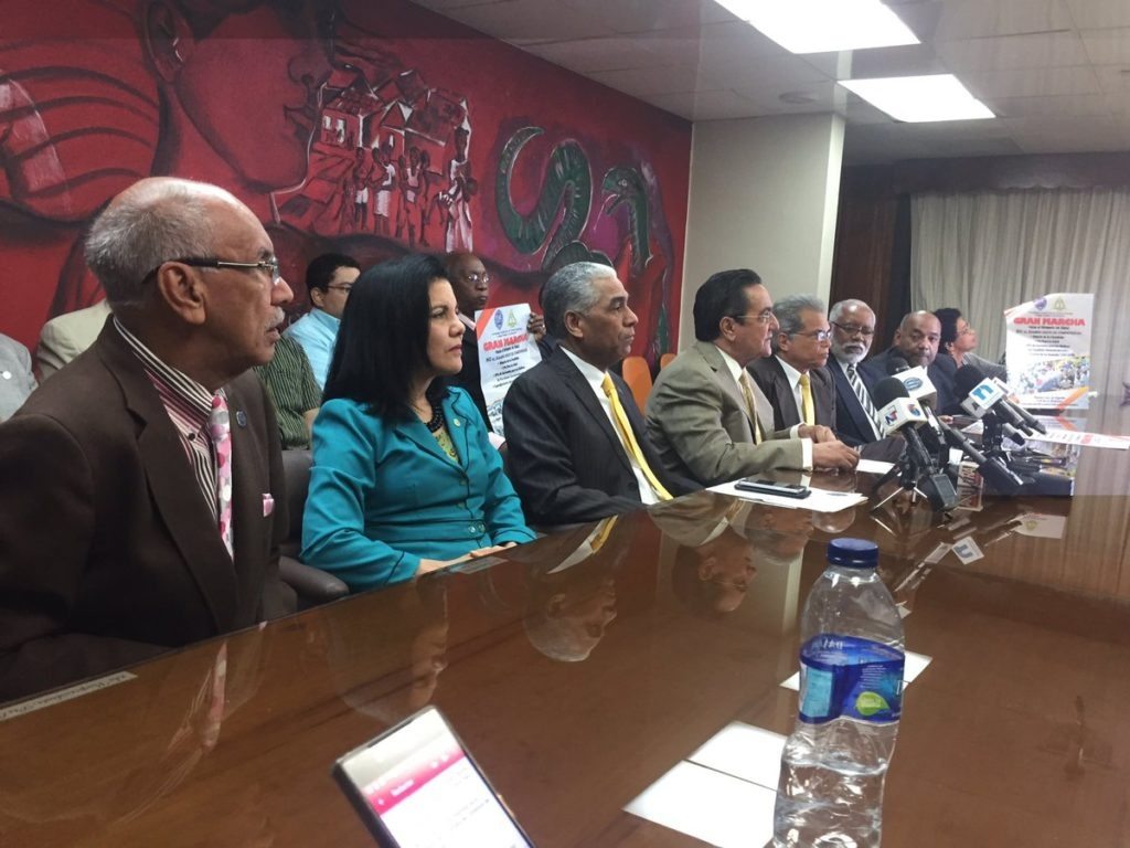 La UASD y el Colegio Médico marcharán en contra del Examen Único Médico