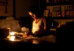 Apagones atormentan población de Puerto Plata en plena temporada calurosa
