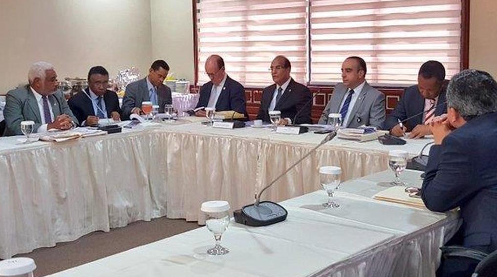 Comisión que estudia ley de partidos se reunirá con líderes de organizaciones mayoritarias