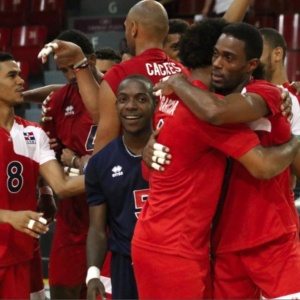 Dominicana derrota 3-0 a Estados Unidos en voleibol masculino