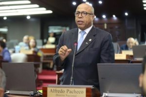 Alfredo Pacheco, como vocero; Amado Díaz vice vocero y Elsa de León como secretaria, conforman el bufete directivo del PRM en la Cámara de Diputados