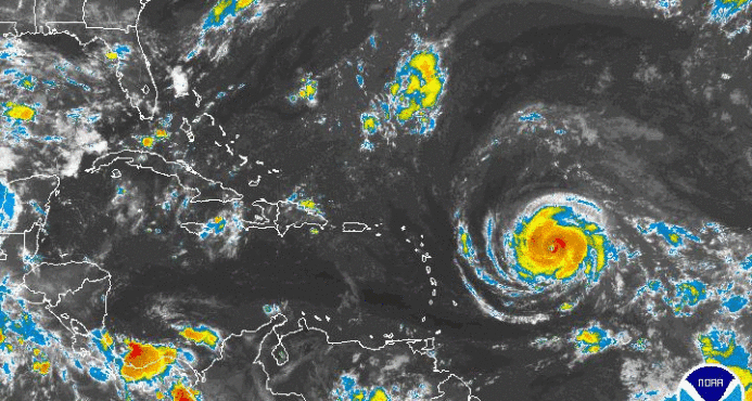 Huracán Irma sube a categoría cuatro