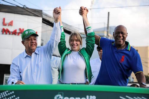 Leonel resalta crecimiento de FP y dice ya tienen cerca de 200 locales en el país