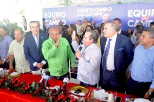 El exalcalde Nagua, Angel de Jesús López, abandona el gobierno de Danilo y se juramenta en el PRM