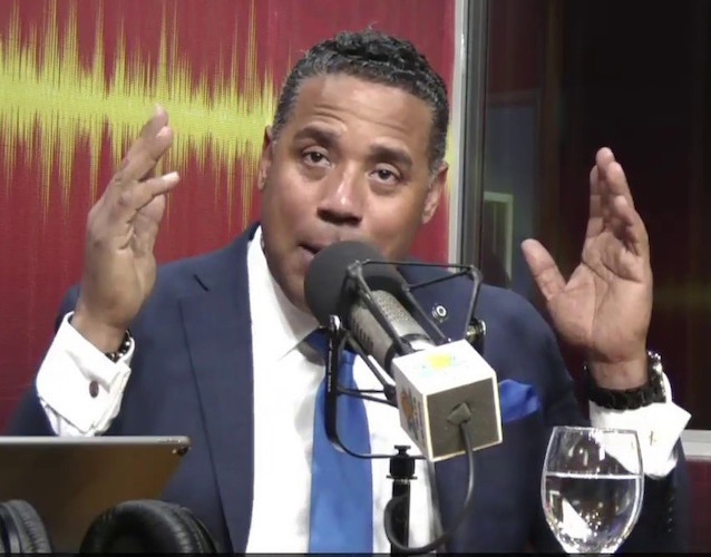 Concejal electo en Paterson distribuirá curso inglés gratis; cientos hispanos se beneficiarán