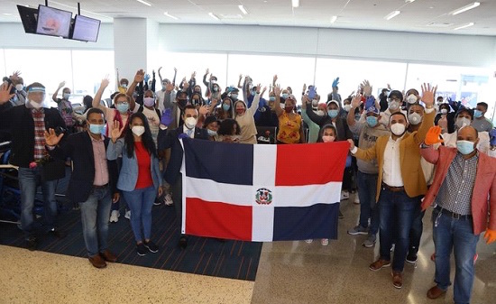 Mayor cantidad de dominicanos varados en 36 países y enviados a RD proceden de NY