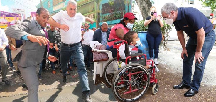 Gonzalo pasa balance a su campaña; reporta gastos de $55 MM en 