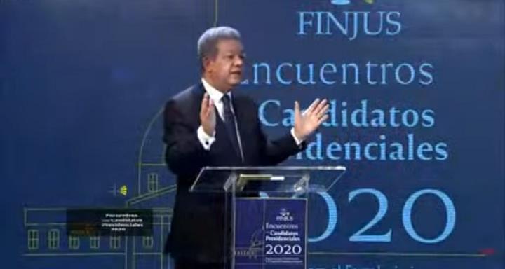 Leonel dice ningún candidato gana en primera vuelta; participa en 