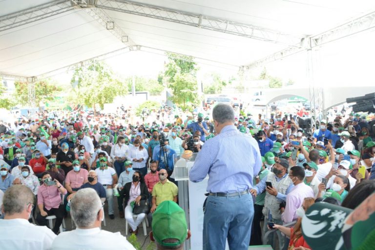 Leonel dice en Santiago que gobierno usa RD$100 mil millones para posicionar a Gonzalo