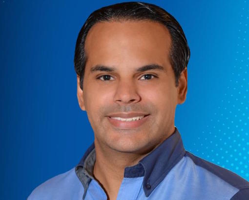 “Agentes policiales deben ganar 500 dólares mensuales”, dice candidato a diputado Vásquez Peña