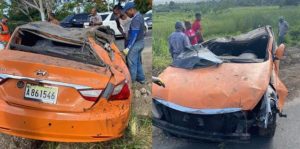 Tres heridos al volcarse automóvil en carretera turística general Gregorio Luperón