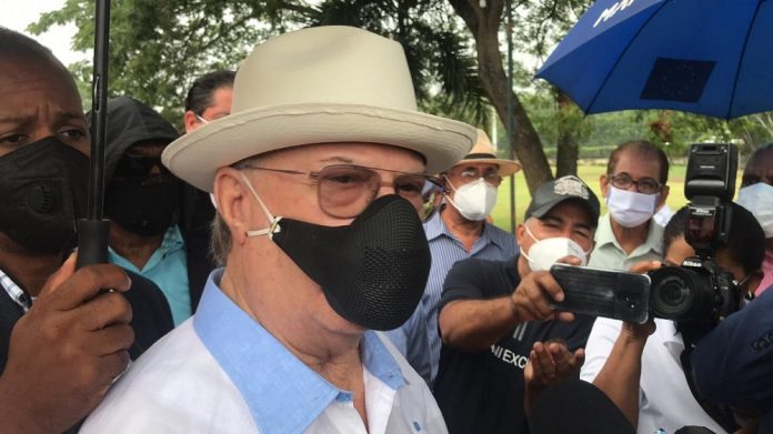 Hipólito Mejía exhorta a miembros del PRM a “no desesperarse” por empleos