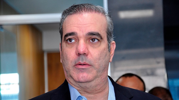 Abinader anuncia incluirá en seguro familiar de salud a 2 millones de dominicanos sin cobertura