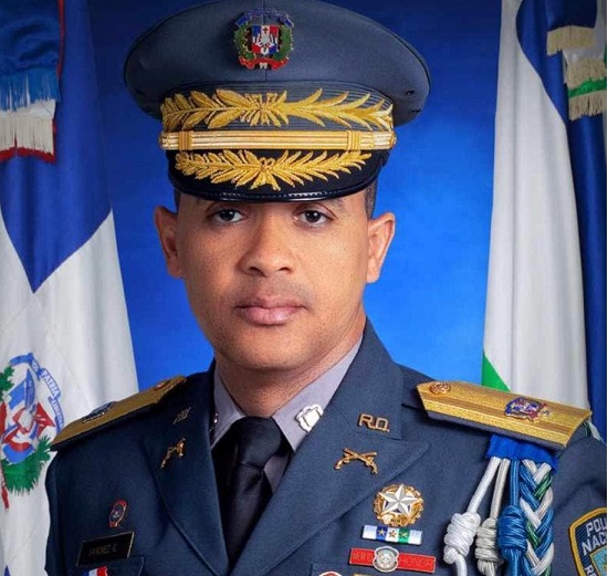 Abinader designa a Edward Sánchez González como director de la PN; comandantes de la Armada, Fuerza Aérea y Ejército