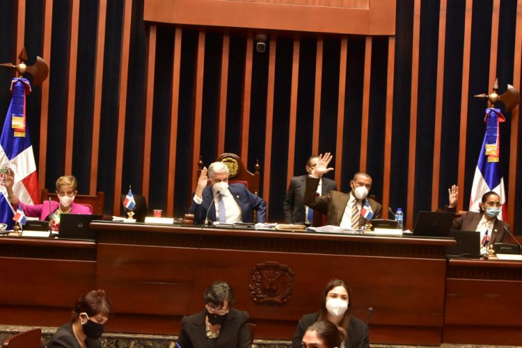 Senado aprueba resolución y extiende por 45 días más estado de emergencia solicitados por Abinader