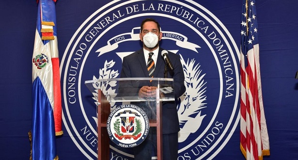 Eligio Jáquez toma posesión como cónsul general dominicano en NY; dice ampliará servicios