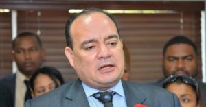 Presidente del Colegio de Abogados, Miguel Surun, renuncia al PLD por presunto maltrato y persecución
