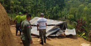 Autoridades Medio Ambiente desmantelan vivienda construida ilegalmente en área protegida de Puerto Plata