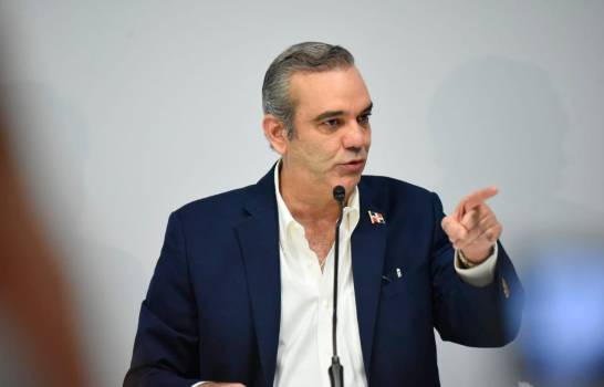 Abinader advierte a perremeístas que el Estado no es un botín político