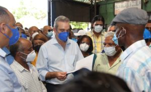 Abinader se compromete en SPM a resolver pensiones de los cañeros; también les dará seguro de SENASA